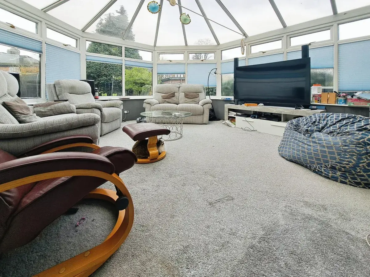 4 bed semi-detached house for sale