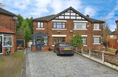 4 bed semi-detached house for sale