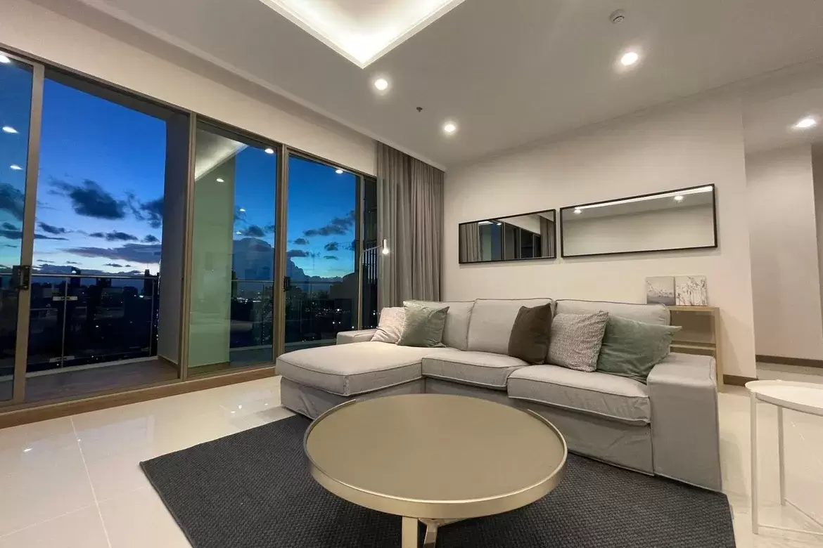 Move-In Ready Luxury Condo| 2BR