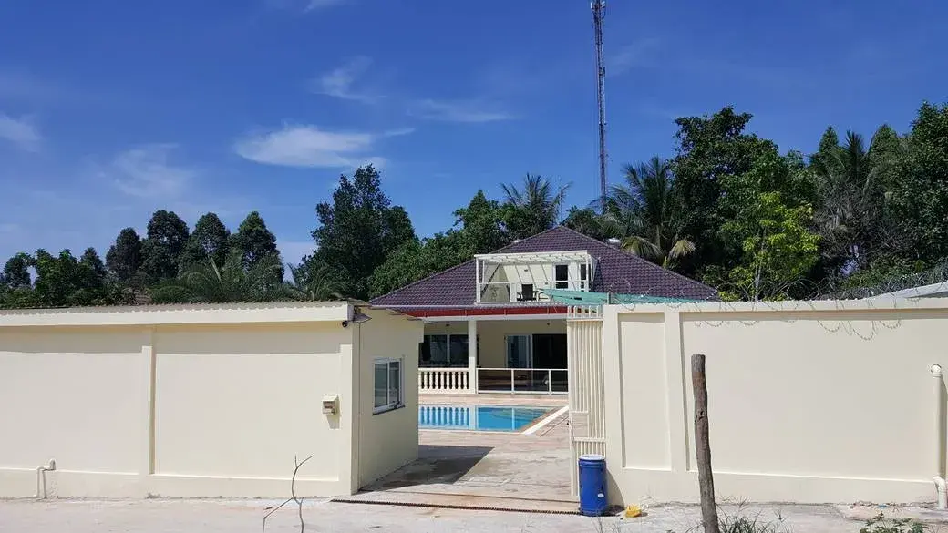 Western Style Villa for Sale.